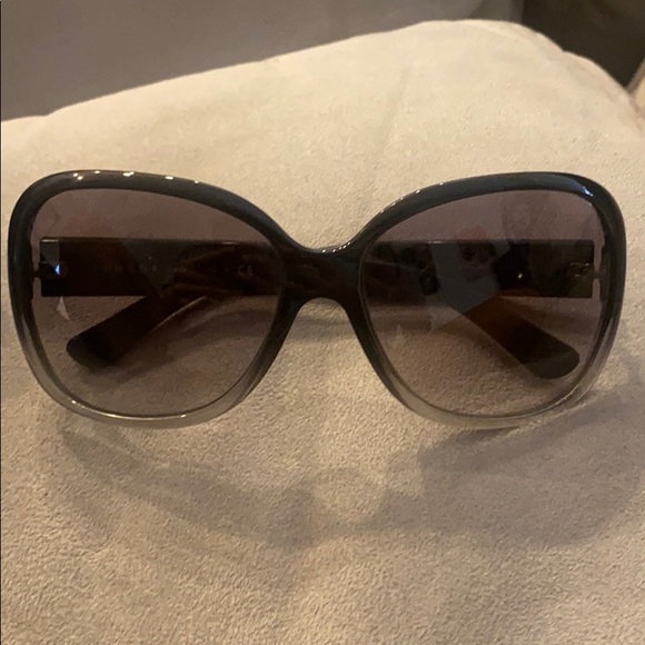 prada sunglasses - Picture 1 of 3